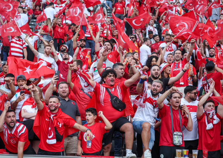 Фанаты сборной Турции