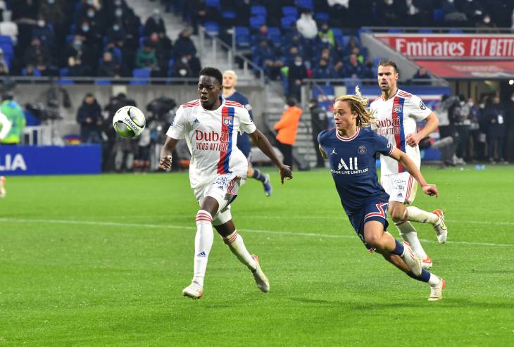 Хави Симонс