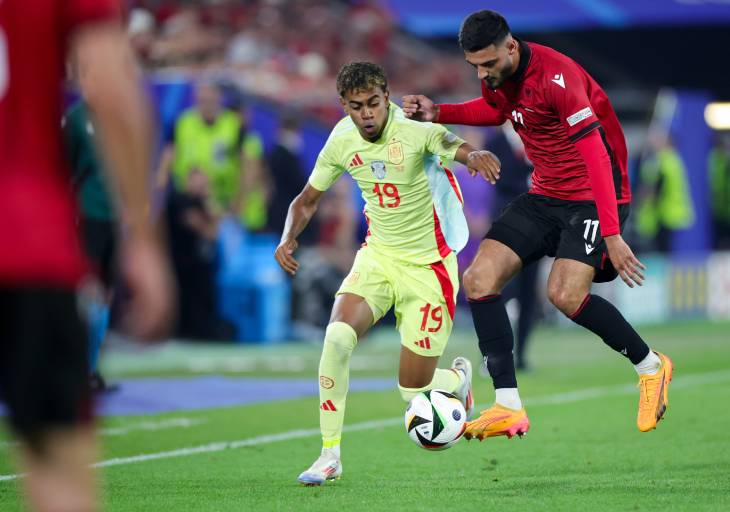 Ламин Ямаль в матче с Албанией