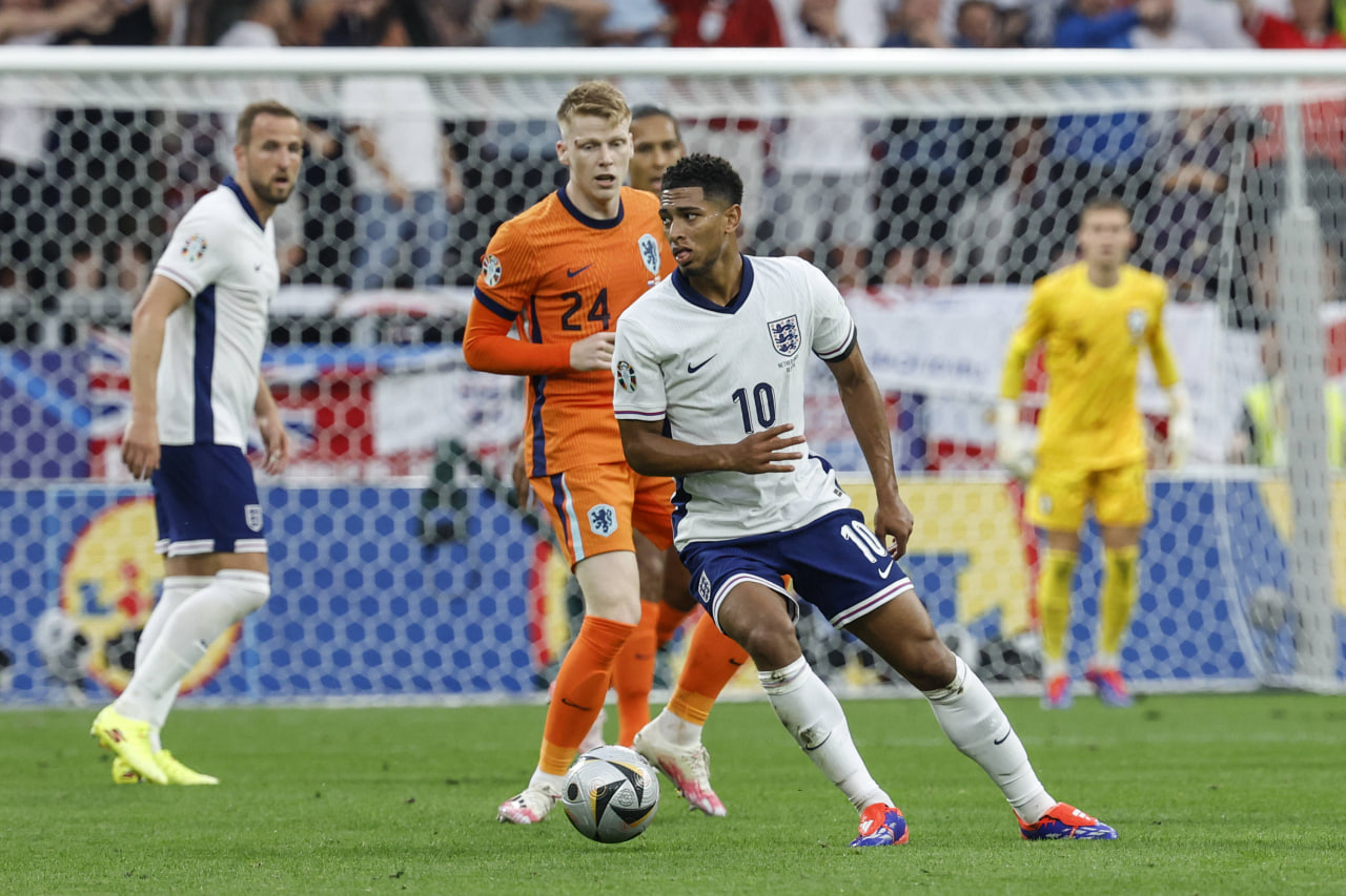 Фрагмент матча Нидерланды — Англия