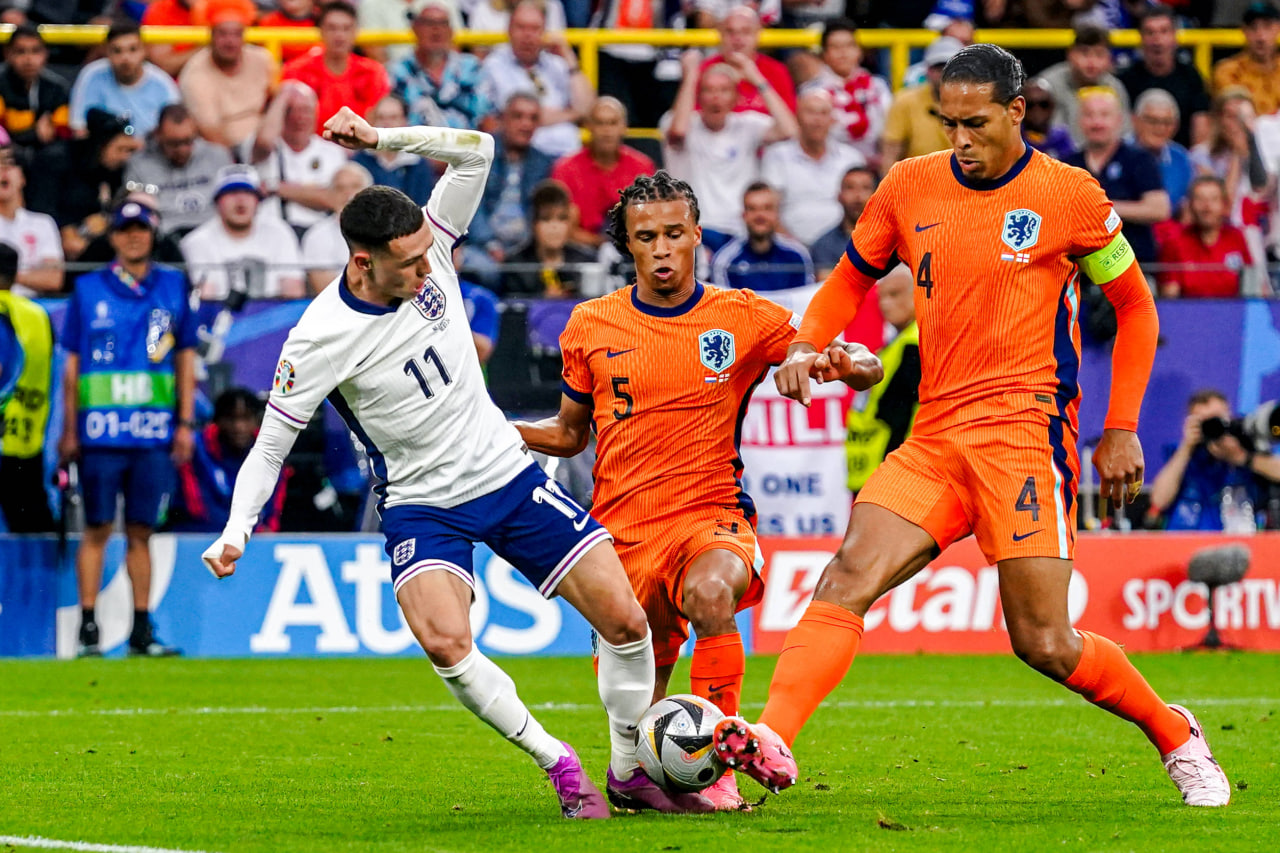 Фрагмент матча Нидерланды — Англия