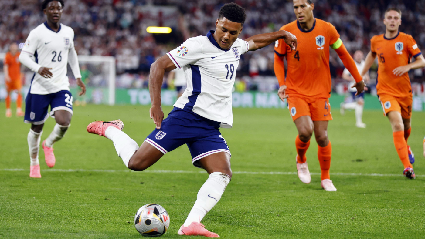 Олли Уоткинс приносит победу Англии