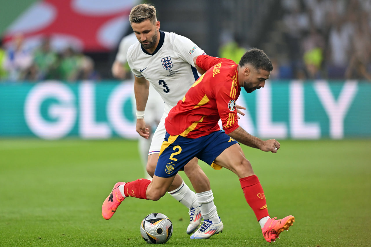 Фрагмент матча Испания — Англия