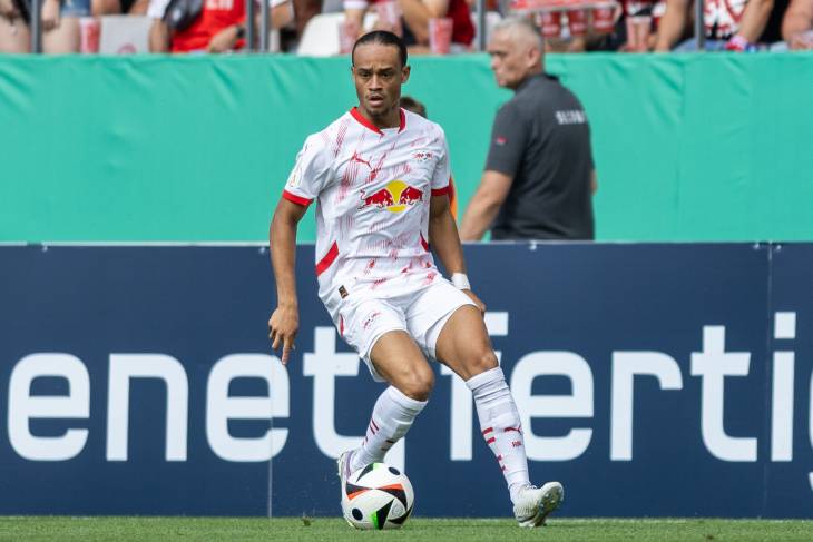 Хави Симонс