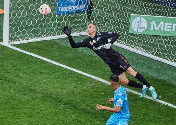 Евгений Латышонок — голкипер «Зенита»