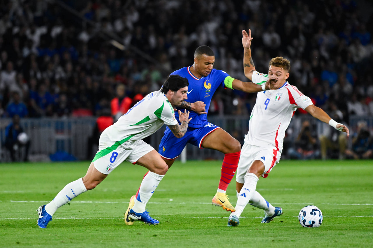 Фрагмент матча Франция — Италия