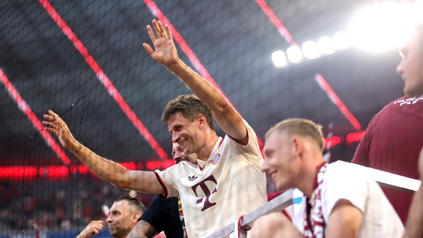 Томас Мюллер на секторе болельщиков «Баварии»