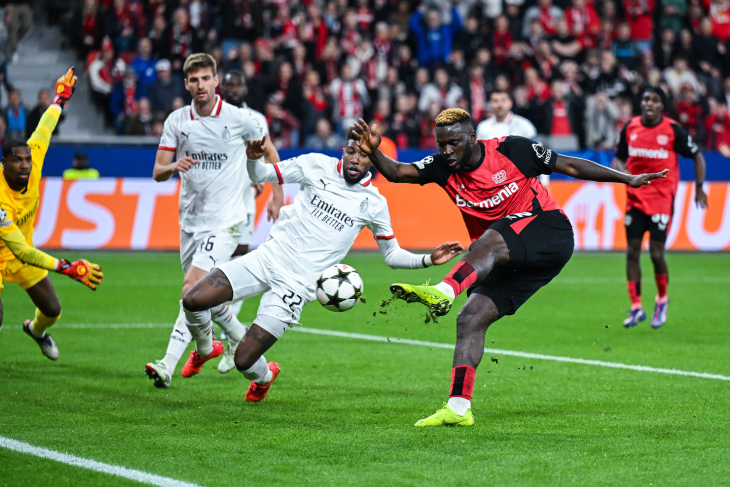 «Байер» — «Милан»