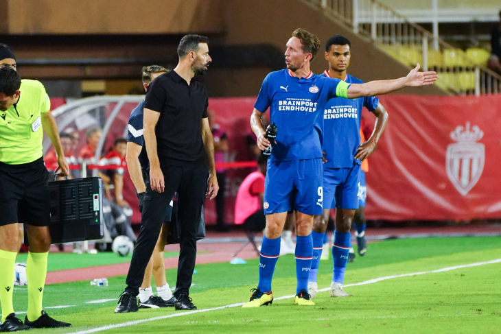 Ван Нистелрой, Люк Де Йонг и Коди Гакпо