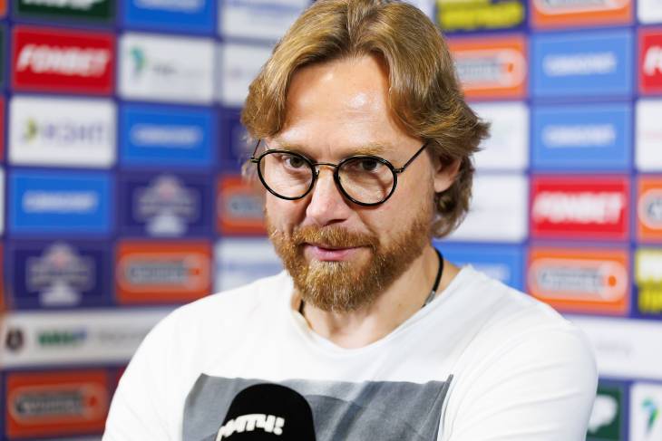 Валерий Карпин