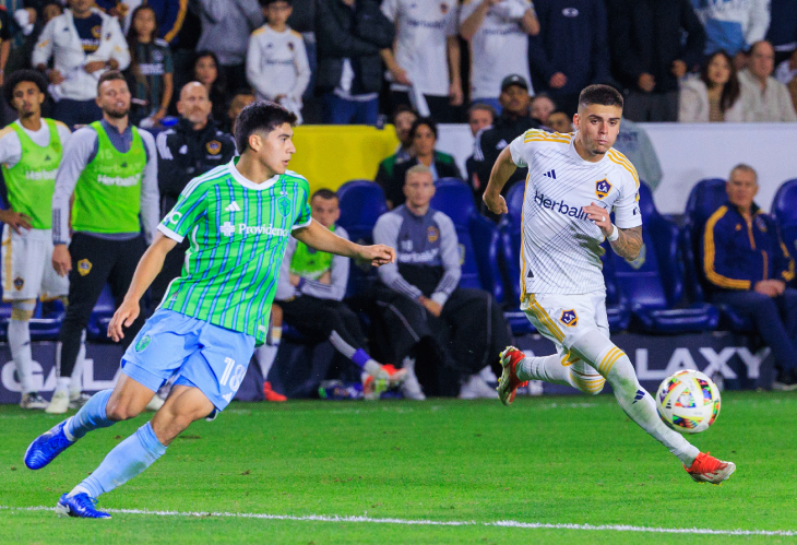 Обед Варгас (слева) 