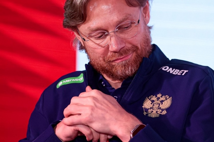 Наставник сборной России Валерий Карпин