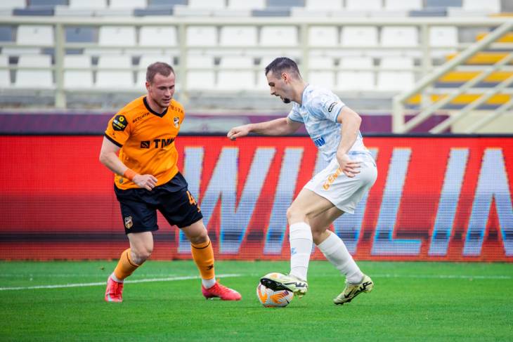 Огнен Мимович (справа)