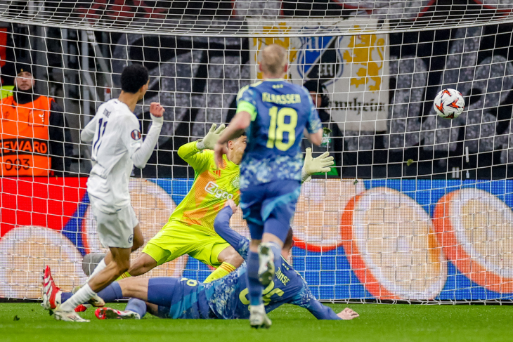 «Айнтрахт» — «Аякс»