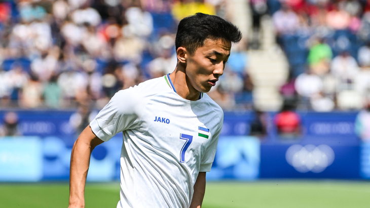 Аббосбек Файзуллаев — полузащитник сборной Узбекистана