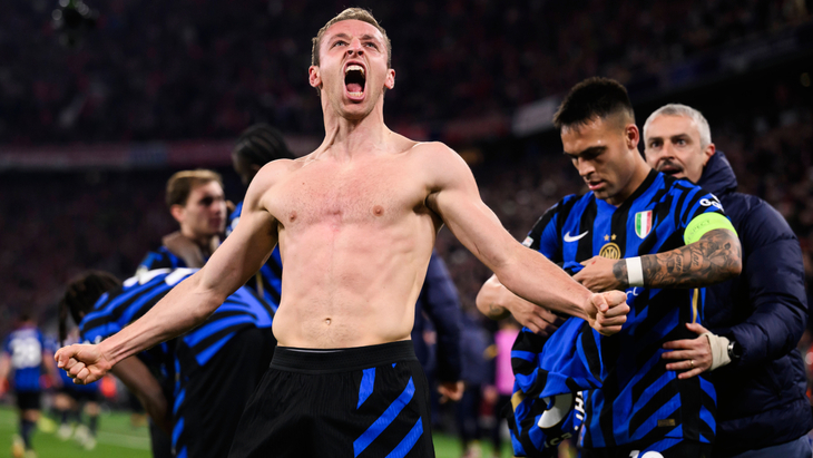 Давиде Фраттези празднует победный гол