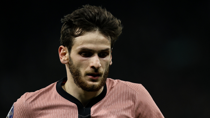 Хвича Кварацхелия — полузащитник ПСЖ