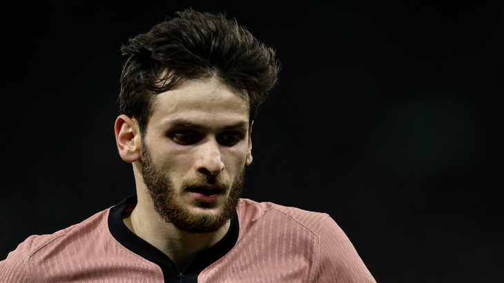 Хвича Кварацхелия — полузащитник ПСЖ