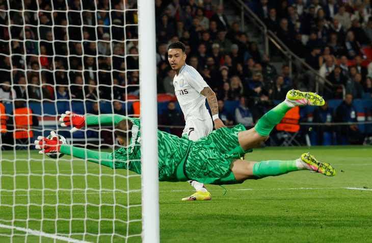 Роджерс забивает в ворота ПСЖ