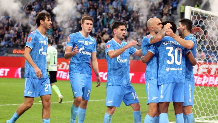 Игроки «Зенита» празднуют гол