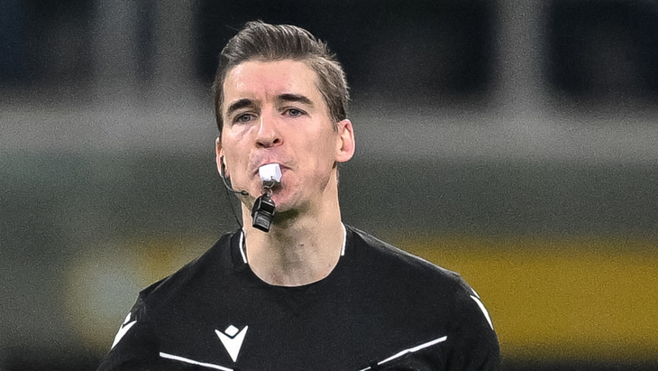 Франсуа Летексье — главный арбитр матча «Сент-Этьен» — «Лион»