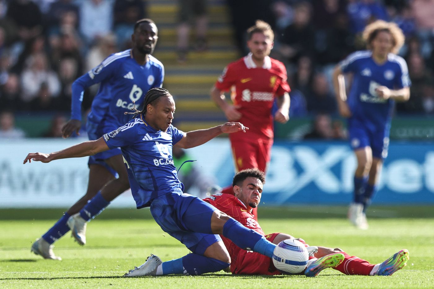 «Лестер» вылетел из АПЛ после поражения от «Ливерпуля»