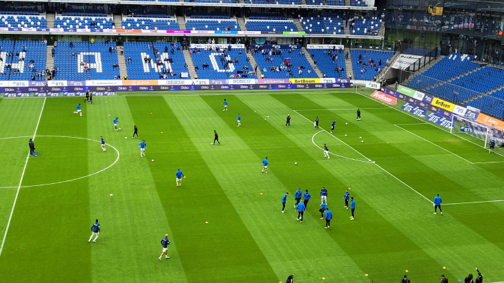 Игроки Зенита на разминке