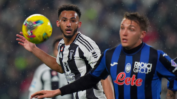 Ллойд Келли (слева)