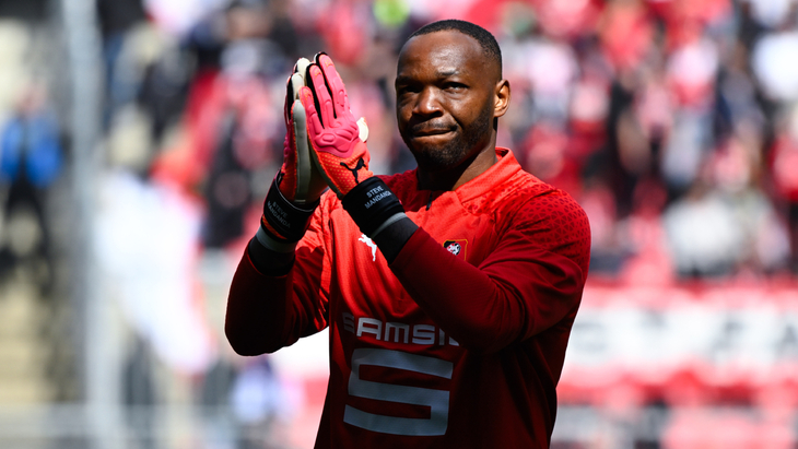 Стив Манданда