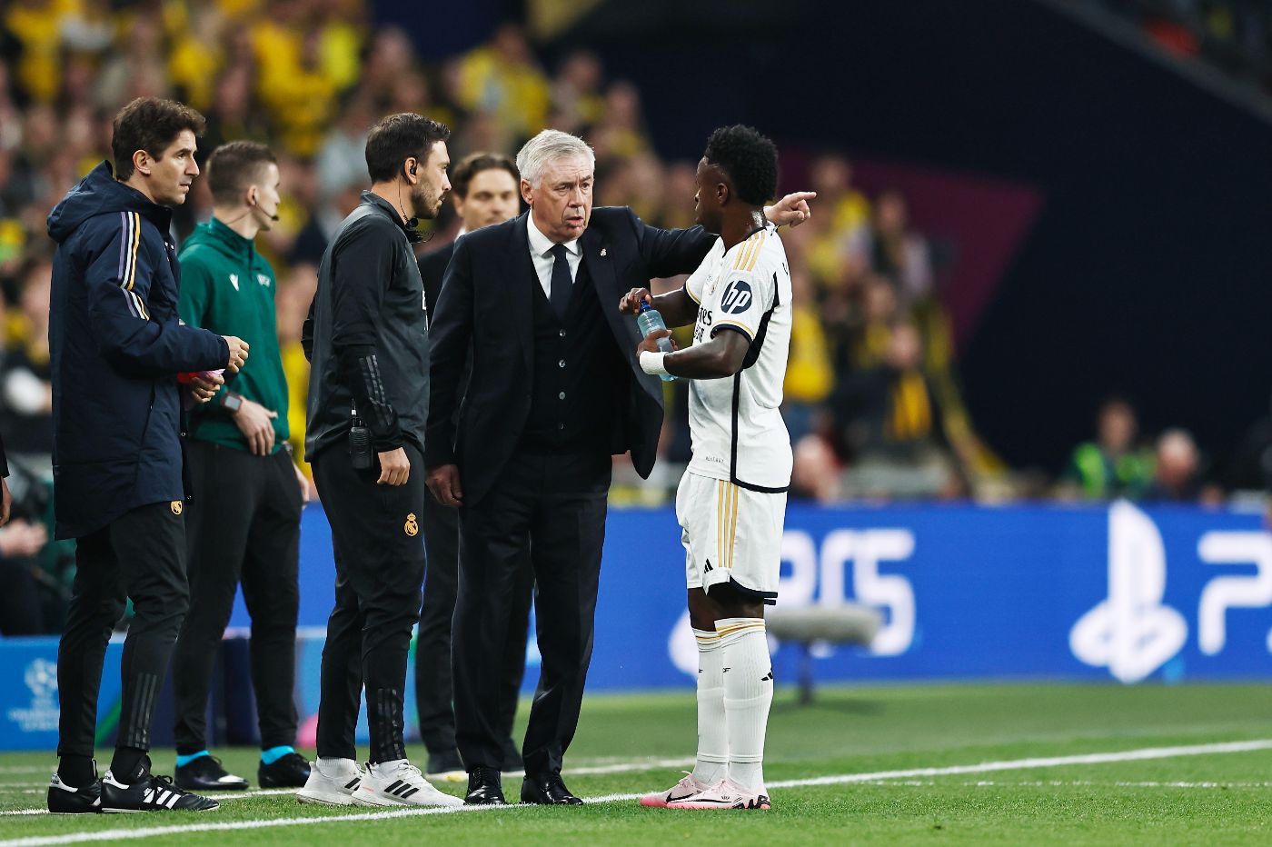 Карло Анчелотти и Винисиус Жуниор