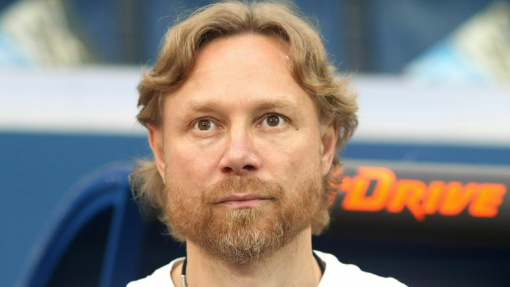 Валерий Карпин