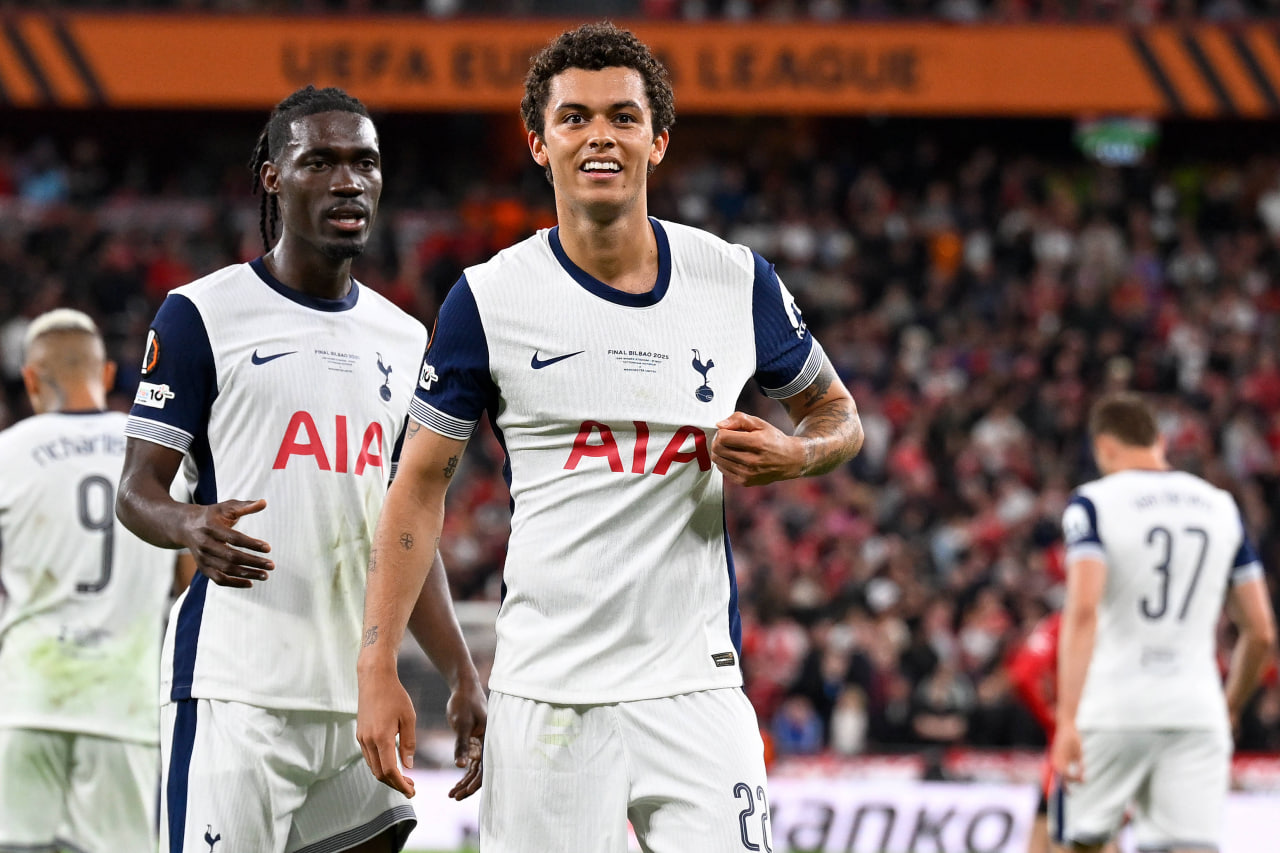 Бреннан Джонсон — автор победного гола в финале Лиги Европы