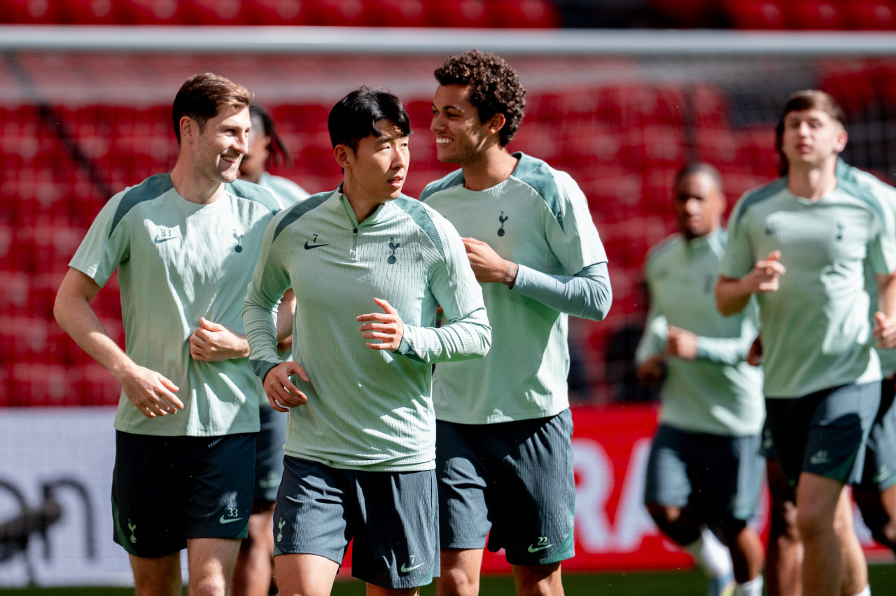 Тренировка футболистов Тоттенхэма перед матчем