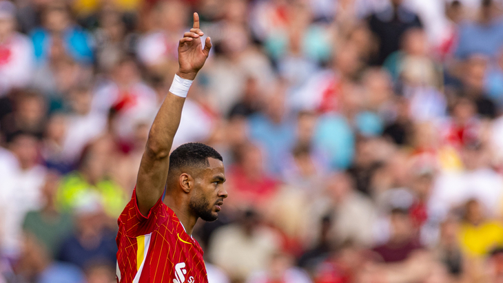 «Ливерпуль» занял первое место в таблице АПЛ