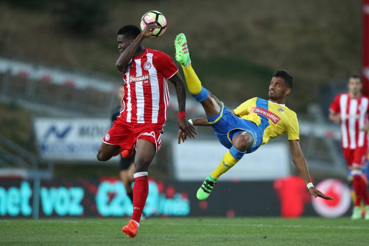 Жубал (справа)