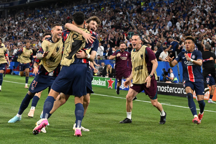 Празднование гола Хвичи