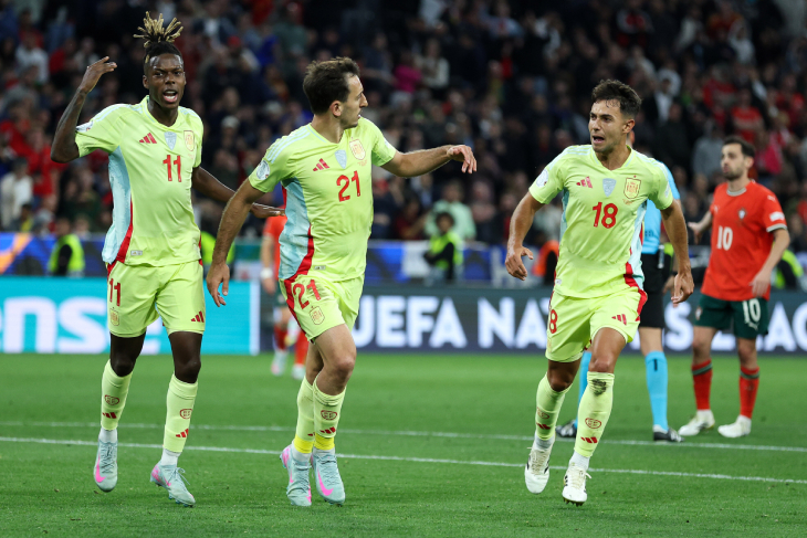 Оярсабаль празднует гол