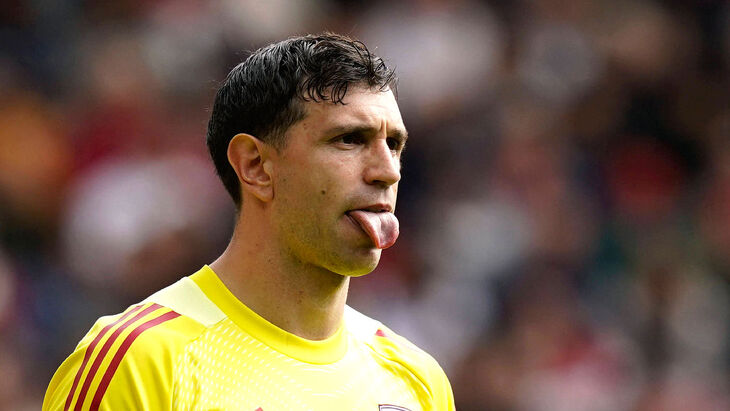 Эмилиано Мартинес — голкипер «Астон Виллы»