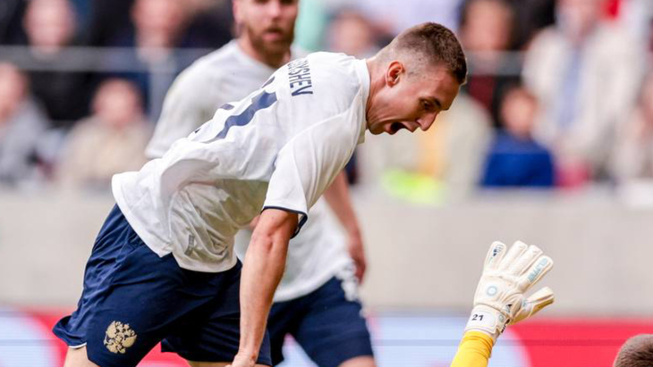 Ярослав Гладышев оформил покер в ворота сборной Беларуси