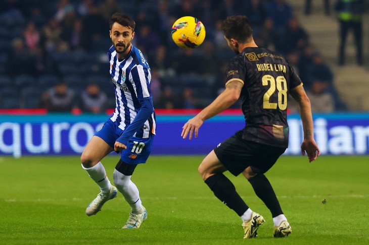 Фабиу Виейра (слева)