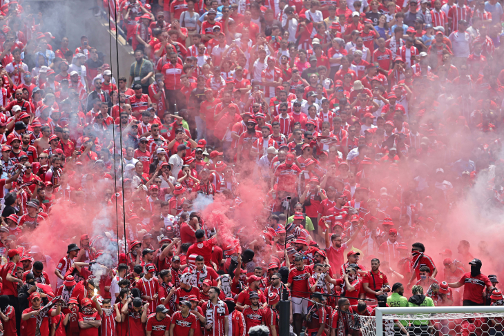 Фанаты Видада на матче с Манчестер Сити
