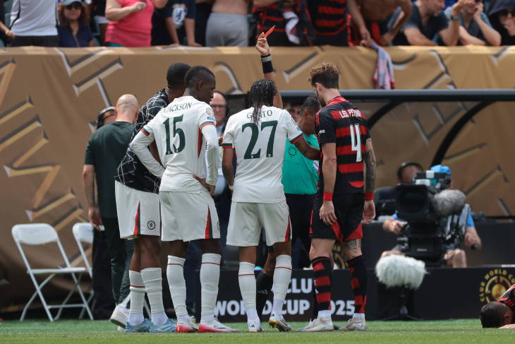 Красная карточка Джексону