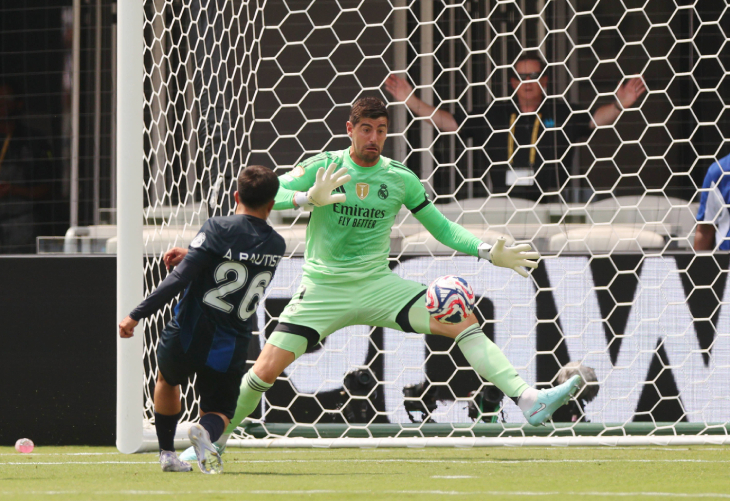 Куртуа спасает команду