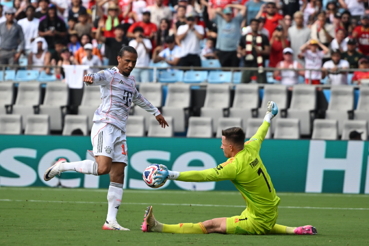 Первый выход Сане 1 на 1