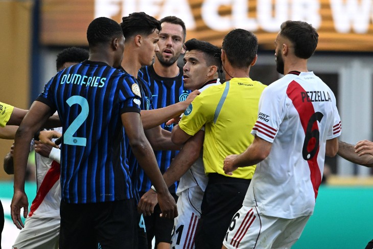 Маркос Акунья не сдержал эмоции после финального свистка