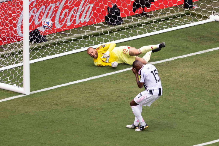 Автогол Калюлю