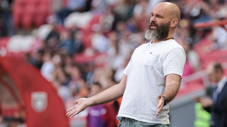 Владимир Слишкович — главный тренер «Оренбурга»