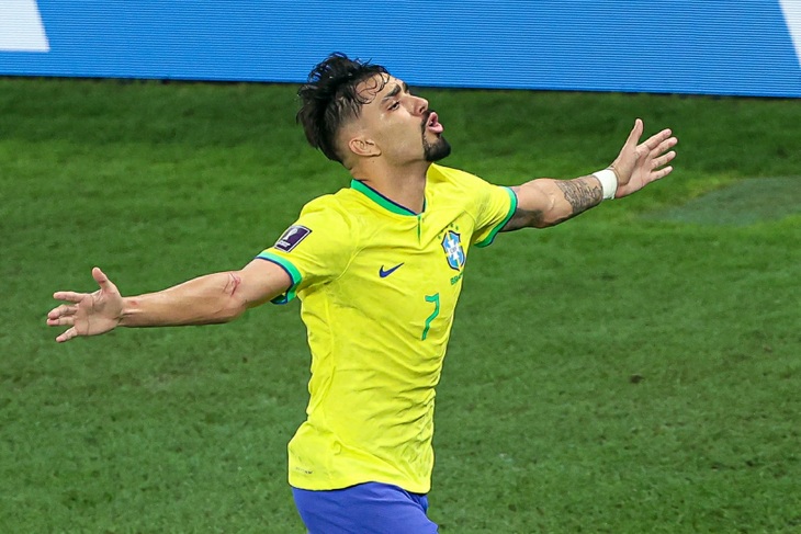 Лукас Пакета