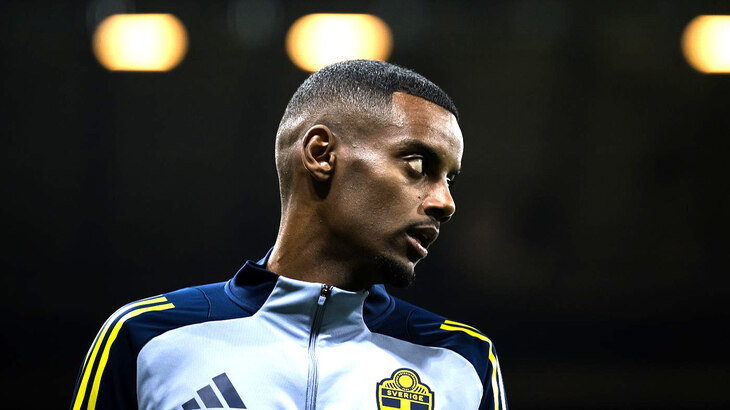 Александер Исак