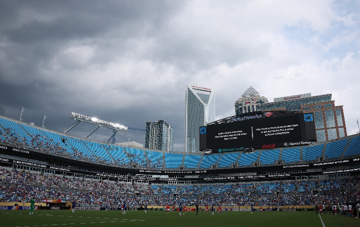 Матч «Бенфики» — «Челси» прерывали на несколько часов